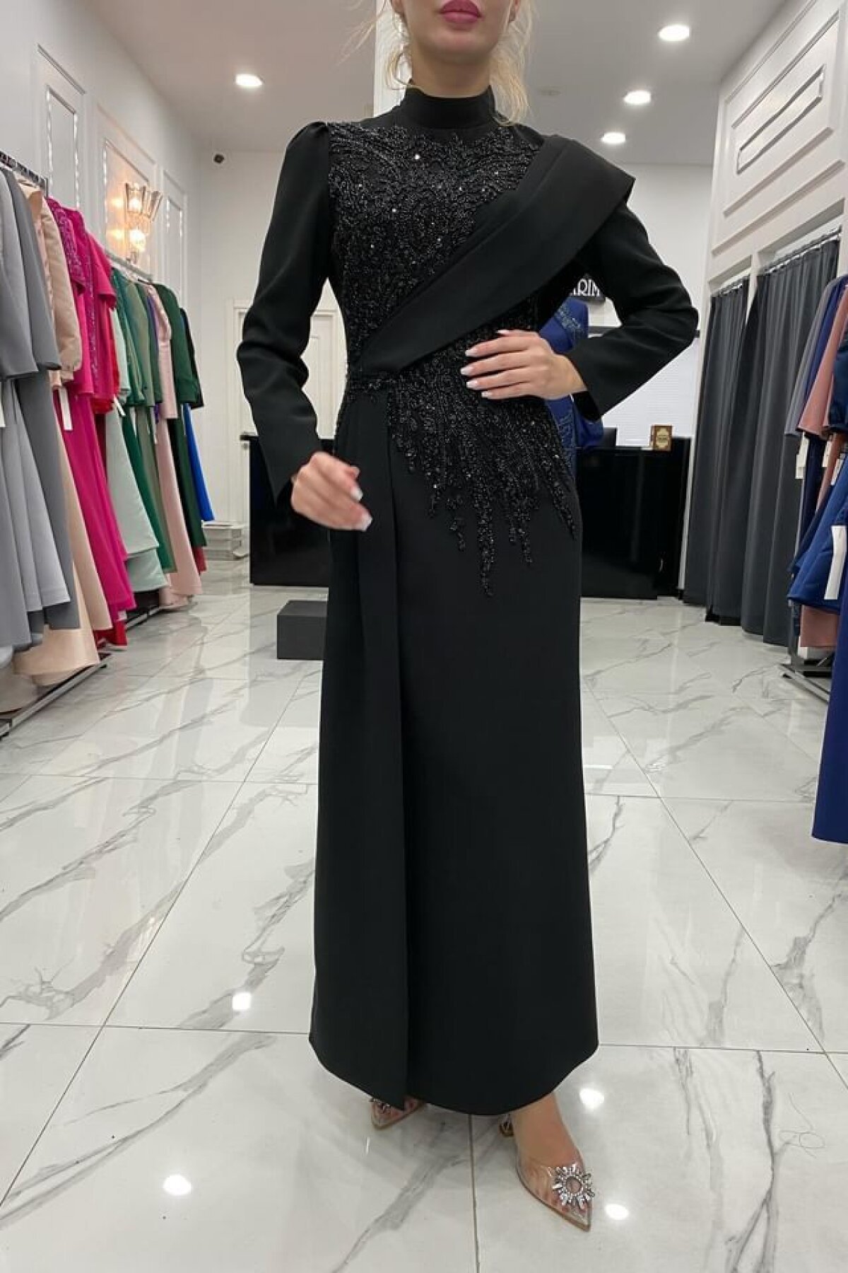 Siyah Drapeli Taş ve Boncuk İşlemeli Abiye Elbise - MK Moda Tasarım