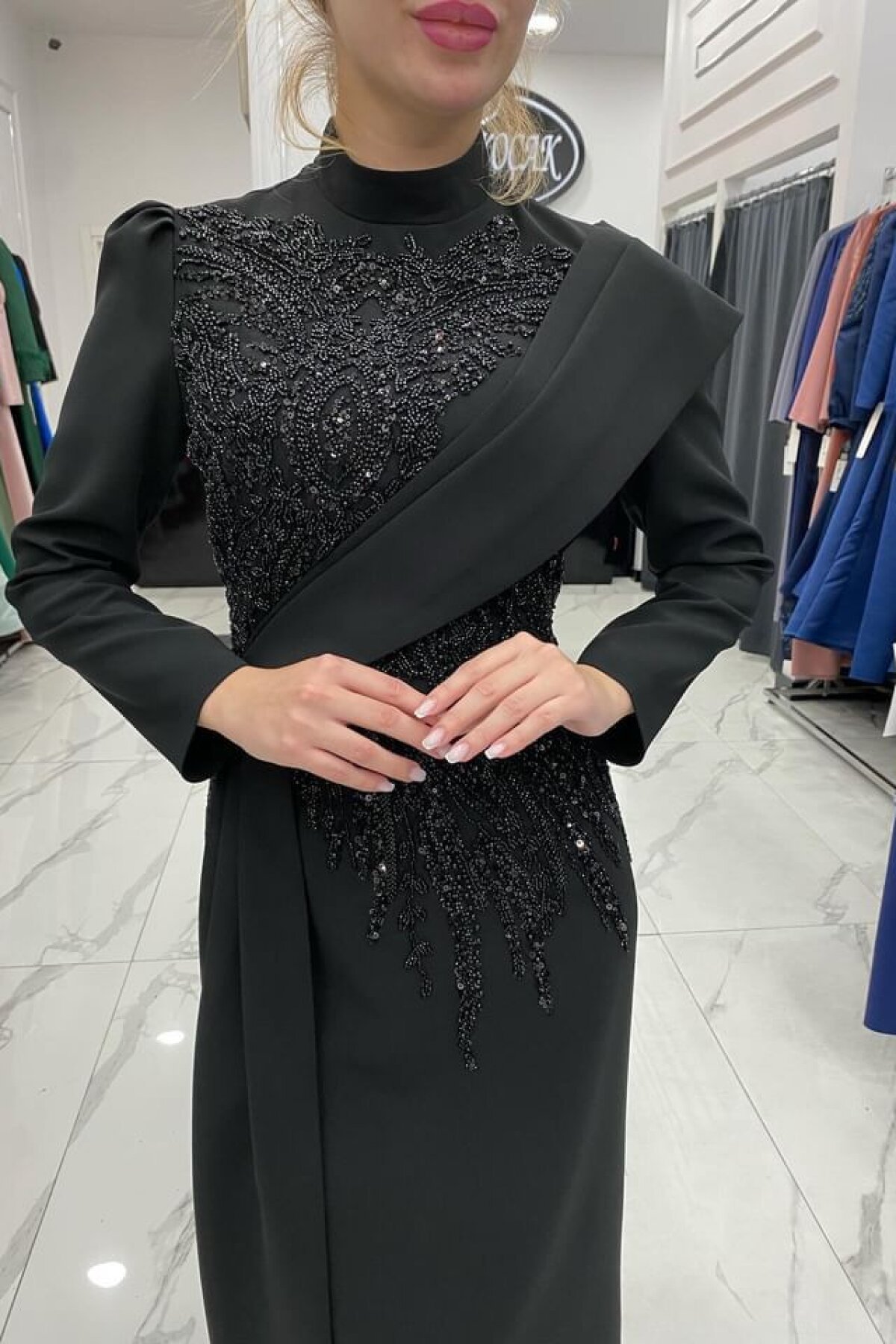 Siyah Drapeli Taş ve Boncuk İşlemeli Abiye Elbise - MK Moda Tasarım