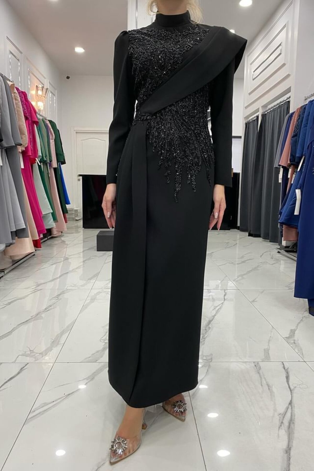 Siyah Drapeli Taş ve Boncuk İşlemeli Abiye Elbise - MK Moda Tasarım