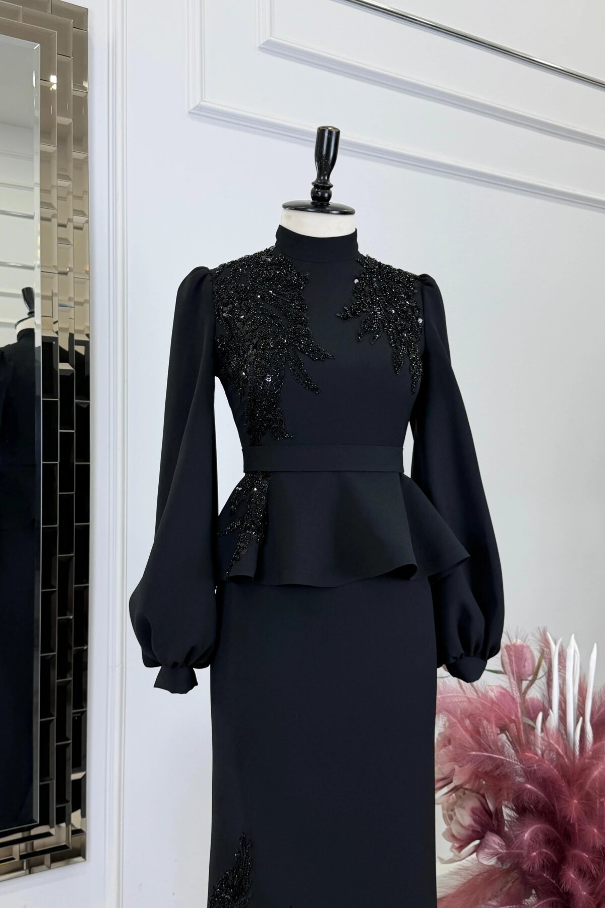 فستان سهرة بيبلوم أسود مطرز بالترتر - MK Moda Tasarım