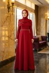 فستان سهرة محتشم أحمر بكاب وتطريز أحجار