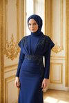 فستان سهرة كحلي مزين بالأحجار