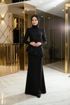 Siyah Uzun Dik Yaka Taş İşlemeli Peplum Detaylı Abiye Elbise