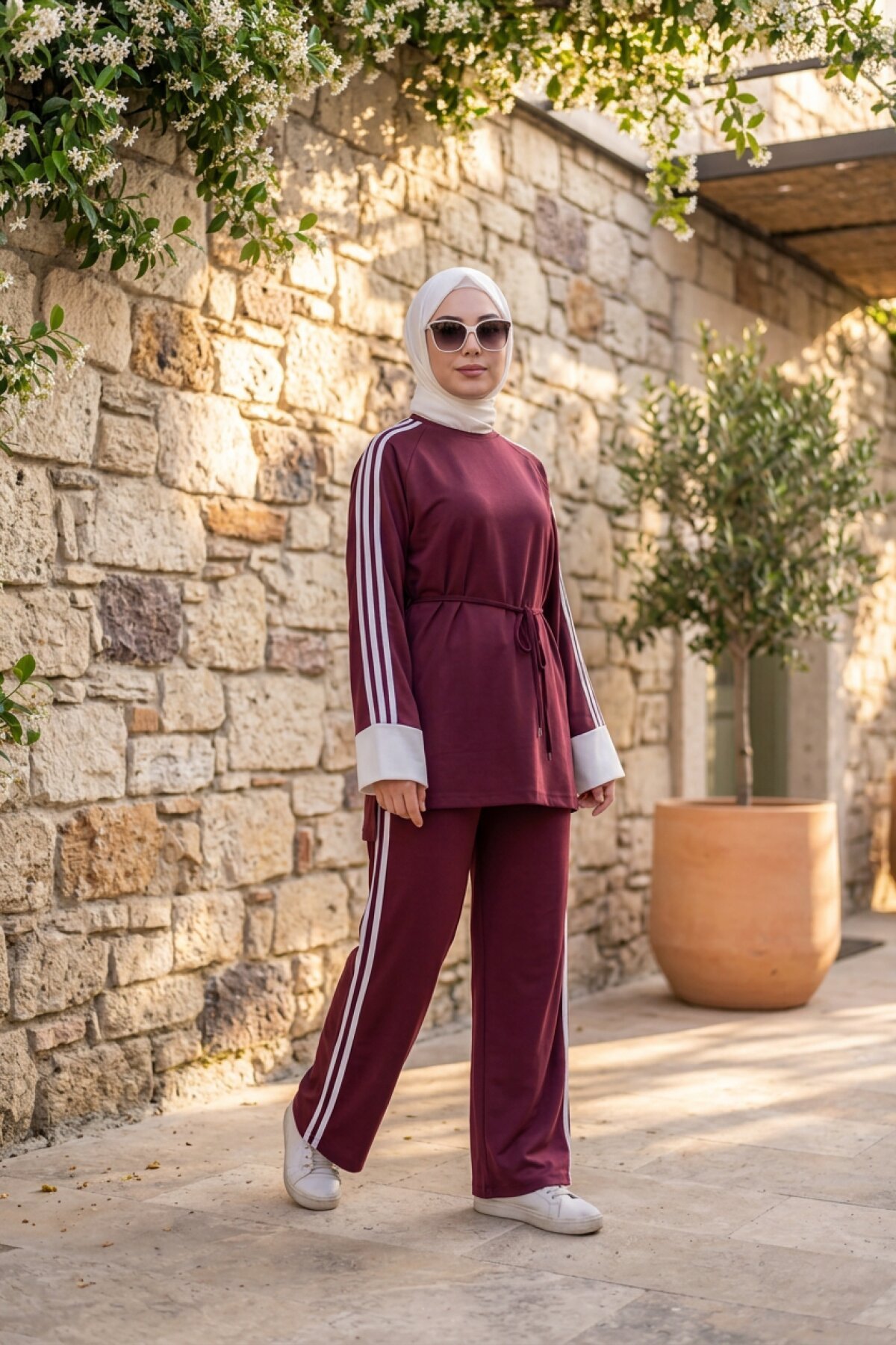 Bordo Krem Beli Bağcıklı Manşetli Şerit Detaylı Eşofman Takımı - Wovi Moda