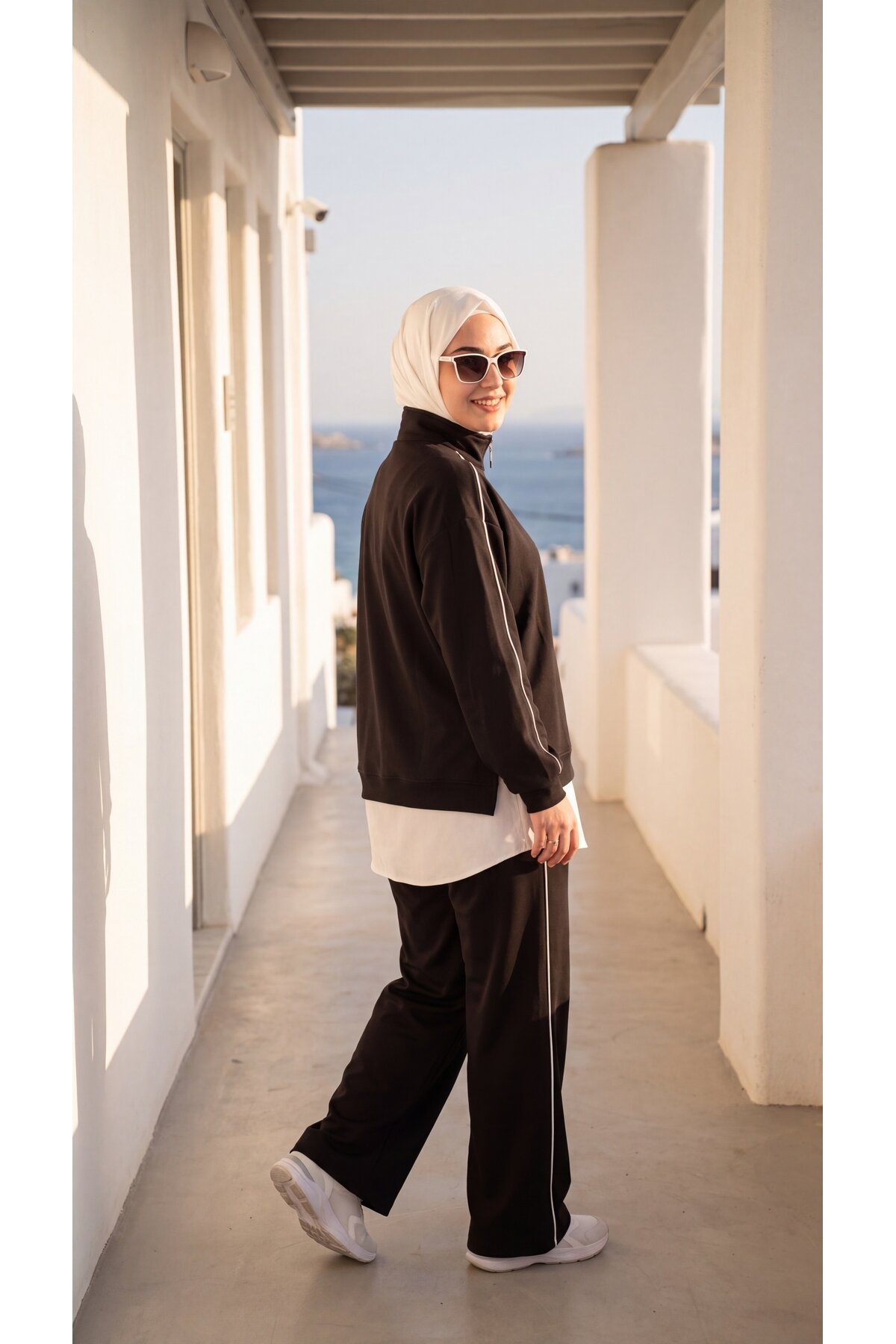 Siyah Oversize Eşofman Sweatshirt ve Pantolon Takım - Wovi Moda