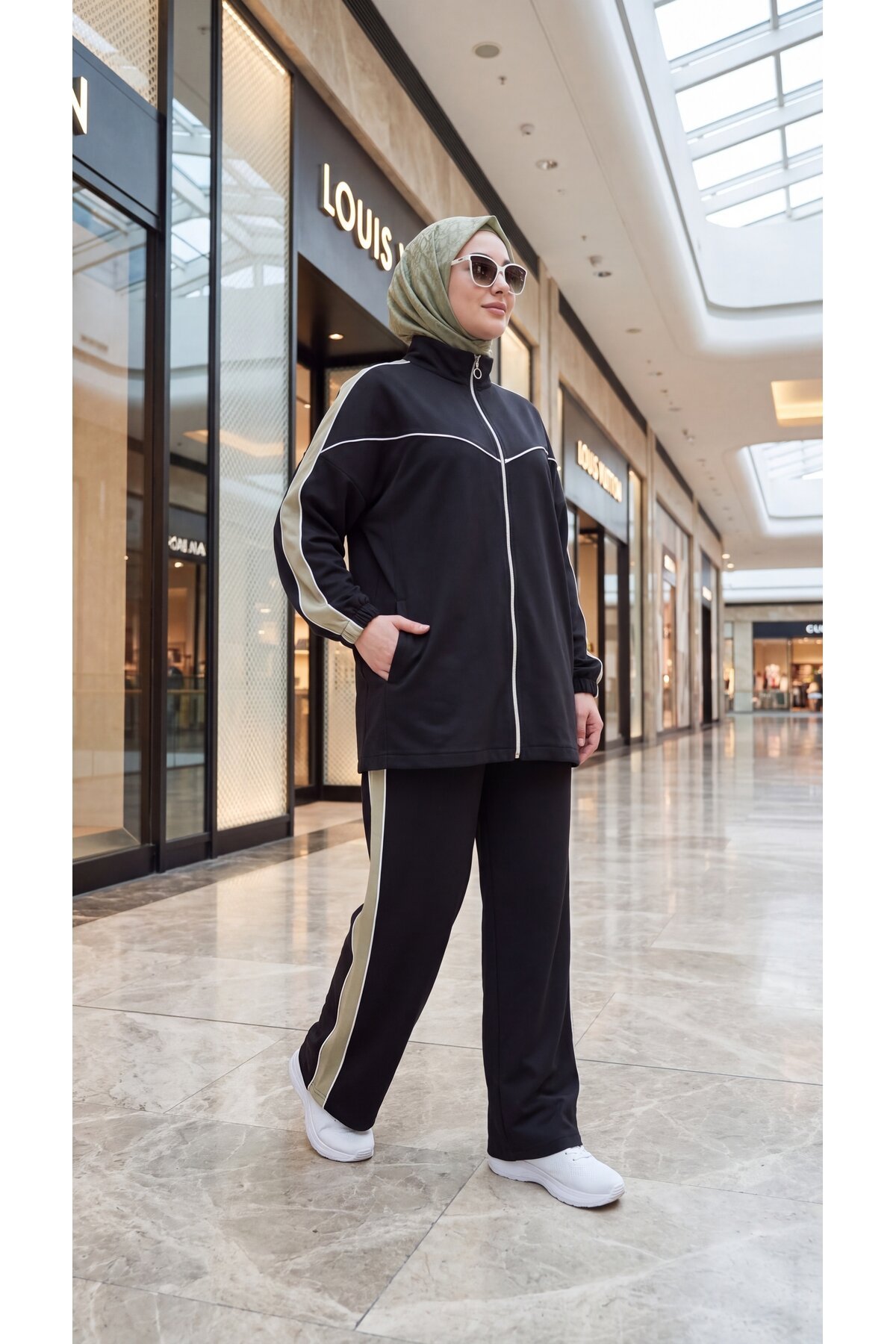 Siyah Oversize Rahat Kesim Eşofman Takımı - Wovi Moda