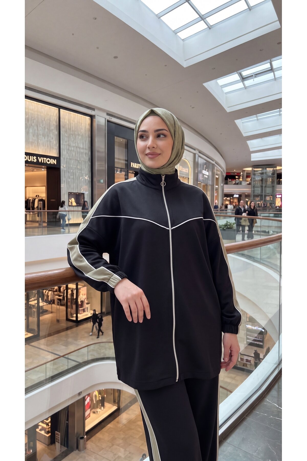 Siyah Oversize Rahat Kesim Eşofman Takımı - Wovi Moda